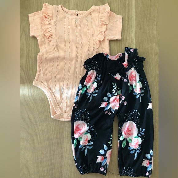 Garanimals|Baby bundle,short sleeve bodysuit with ruffles & dark floral pants••• - Picture 1 of 3